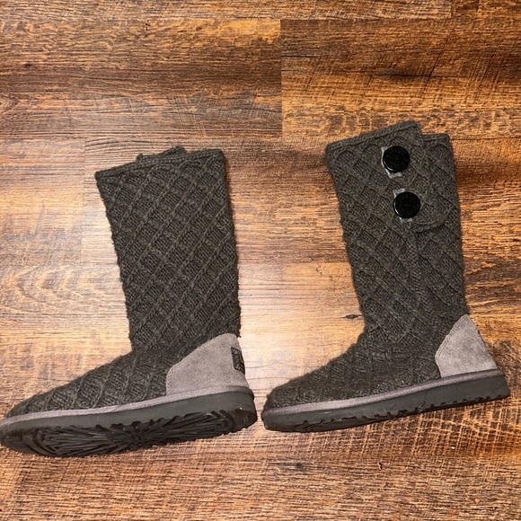UGG Other - UGG Grey Knit Lattice Cardy Boots Youth Size 3